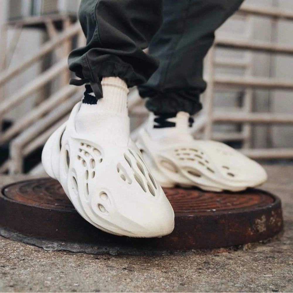 Yeezy foam runner Sand color way